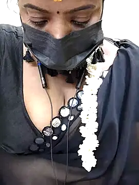 Snapshot of sheela28 chatting on December 7, 2024, 6:04 pm sheela28 online show from December 7, 2024, 6:04 pm