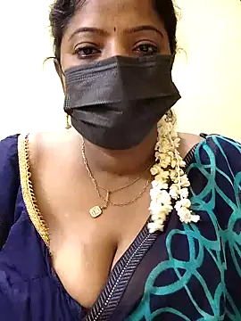 Snapshot of sheela28 chatting on December 8, 2024, 2:39 am sheela28 online show from December 8, 2024, 2:39 am