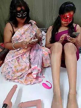 hottbabycam online show from April 19, 2026, 3:44 pm