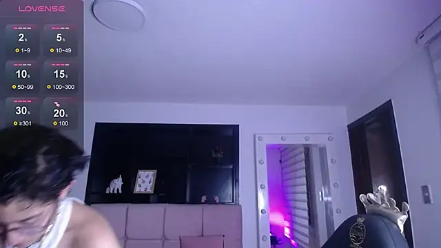 Lili Gomez  online show from December 20, 2025, 10:44 am