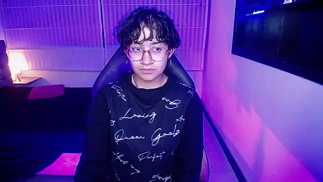 Lili Gomez  online show from January 9, 2026, 11:02 am