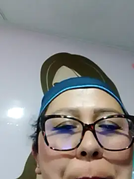 Snapshot of Darly_Gomez chatting on January 4, 2025, 1:10 am Darly Gomez online show from January 4, 2025, 1:10 am