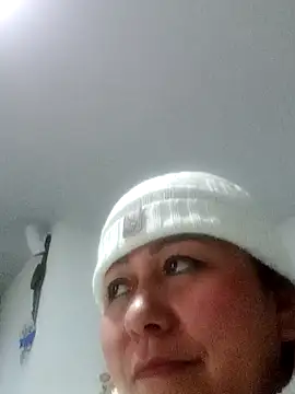 Snapshot of Darly_Gomez chatting on February 4, 2025, 10:24 pm Darly Gomez online show from February 4, 2025, 10:24 pm