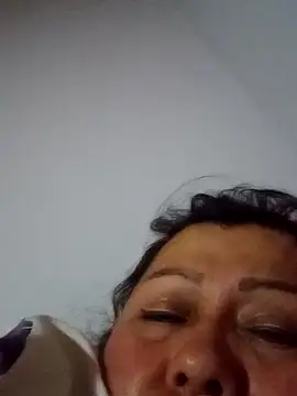 Snapshot of Darly_Gomez chatting on February 6, 2025, 1:16 am Darly Gomez online show from February 6, 2025, 1:16 am