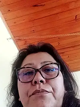 Snapshot of Darly_Gomez chatting on February 17, 2025, 2:48 pm Darly Gomez online show from February 17, 2025, 2:48 pm