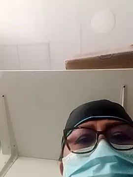 Snapshot of Darly_Gomez chatting on March 3, 2025, 1:09 pm Darly Gomez online show from March 3, 2025, 1:09 pm