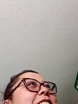 Snapshot of Darly_Gomez chatting on March 5, 2025, 9:15 pm Darly Gomez online show from March 5, 2025, 9:15 pm