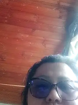 Snapshot of Darly_Gomez chatting on March 22, 2025, 8:37 pm Darly Gomez online show from March 22, 2025, 8:37 pm