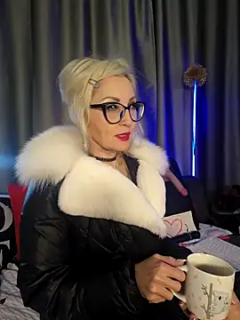 Milforja online show from March 4, 2026, 7:03 am