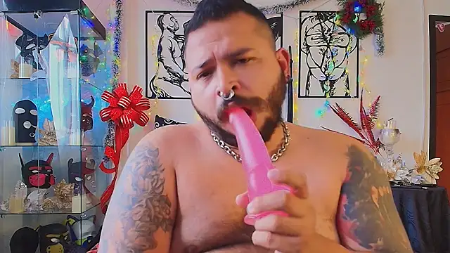 dannybear  online show from December 25, 2024, 4:00 pm