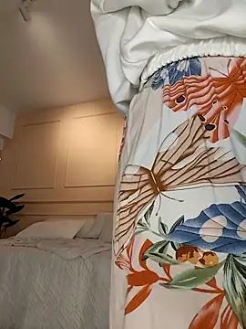 SHARONN     online show from October 11, 2025, 4:12 am