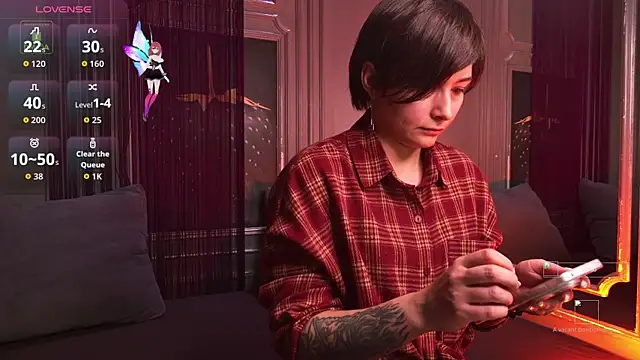 Ishtar Divine online show from December 4, 2025, 3:21 pm