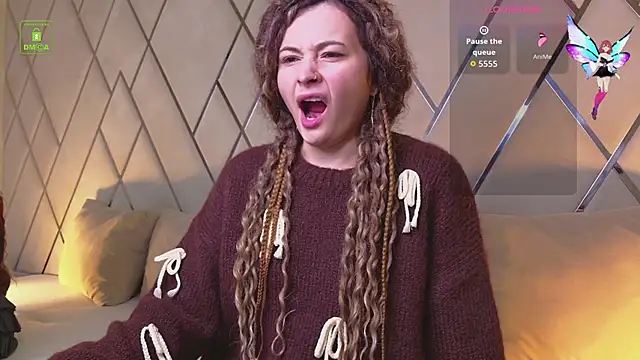 Ishtar Divine online show from January 14, 2026, 4:40 am