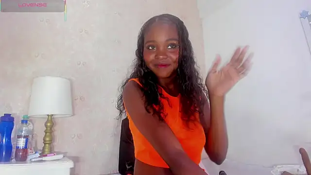 SARA COLLIINS  online show from October 24, 2025, 8:16 pm