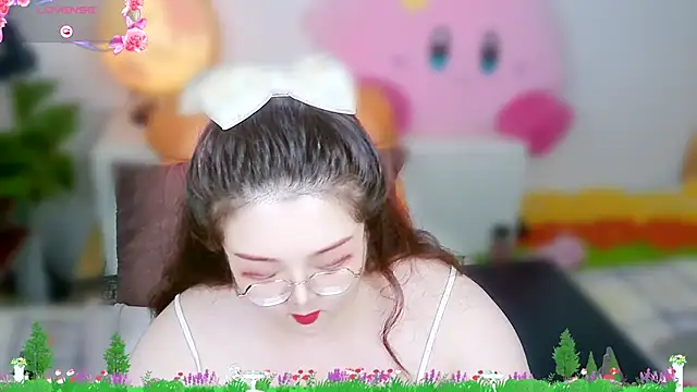 Snapshot of Weiwei5200 chatting on November 9, 2025, 2:21 am Weiwei5200 online show from November 9, 2025, 2:21 am