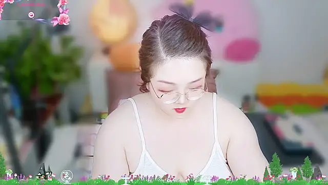 Snapshot of Weiwei5200 chatting on November 10, 2025, 2:32 am Weiwei5200 online show from November 10, 2025, 2:32 am