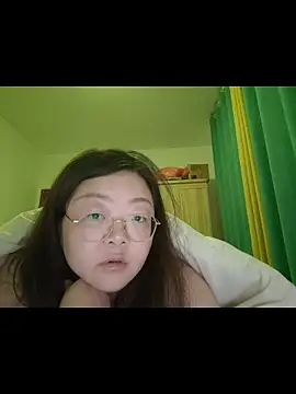 Snapshot of Weiwei5200 chatting on November 17, 2025, 9:37 am Weiwei5200 online show from November 17, 2025, 9:37 am