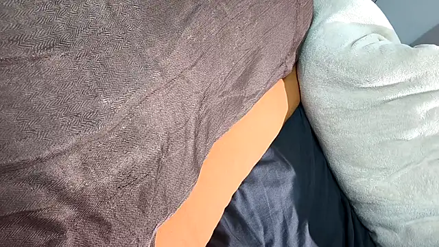 Snapshot of Weiwei5200 chatting on February 21, 2026, 11:28 pm Weiwei5200 online show from February 21, 2026, 11:28 pm