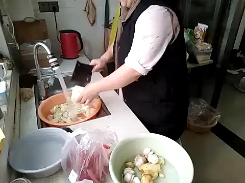 Weiwei5200 online show from March 30, 2026, 7:20 am