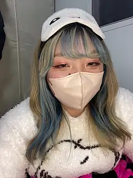 Snapshot of YUNA-yuna chatting on December 27, 2024, 3:37 pm YUNA-yuna online show from December 27, 2024, 3:37 pm