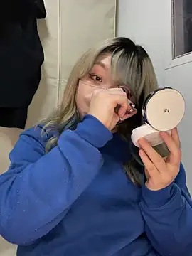 Snapshot of YUNA-yuna chatting on January 6, 2025, 1:19 pm YUNA-yuna online show from January 6, 2025, 1:19 pm