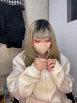 Snapshot of YUNA-yuna chatting on January 13, 2025, 3:36 pm YUNA-yuna online show from January 13, 2025, 3:36 pm