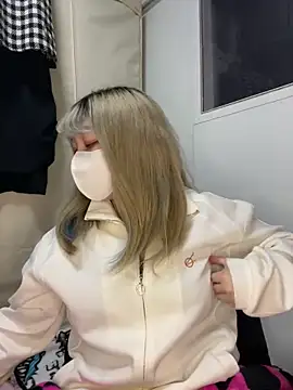 Snapshot of YUNA-yuna chatting on January 15, 2025, 2:02 pm YUNA-yuna online show from January 15, 2025, 2:02 pm