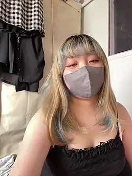 Snapshot of YUNA-yuna chatting on January 17, 2025, 5:00 am YUNA-yuna online show from January 17, 2025, 5:00 am