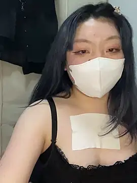 Snapshot of YUNA-yuna chatting on January 21, 2025, 4:05 pm YUNA-yuna online show from January 21, 2025, 4:05 pm