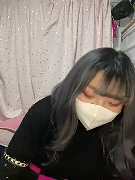 Snapshot of YUNA-yuna chatting on February 18, 2025, 5:10 pm YUNA-yuna online show from February 18, 2025, 5:10 pm