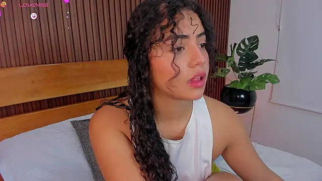 yaya23x online show from September 29, 2025, 2:11 pm