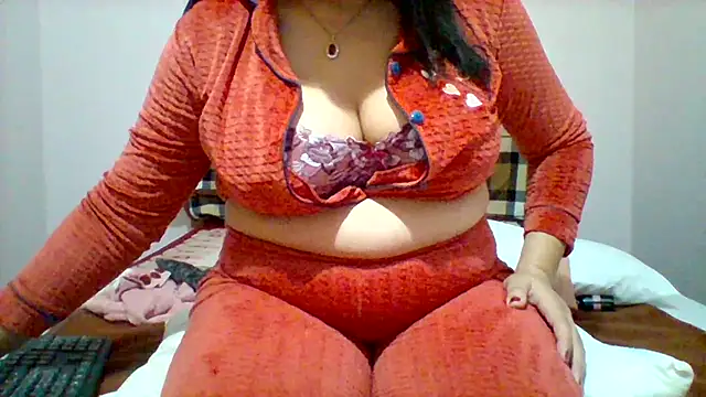 Snapshot of spicy_loulou chatting on December 13, 2024, 8:26 pm spicy loulou online show from December 13, 2024, 8:26 pm