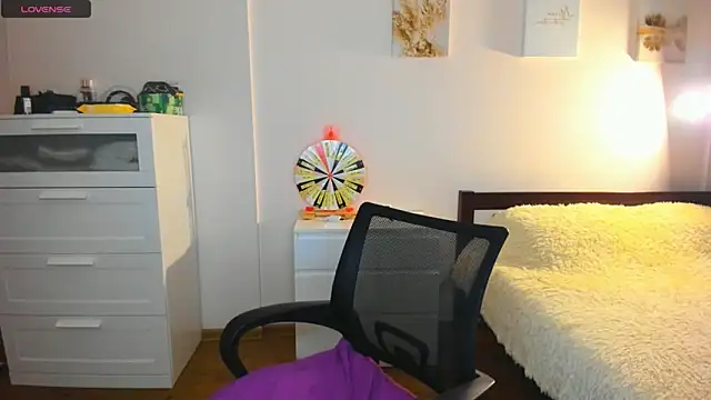 Ellista online show from March 26, 2026, 3:17 pm