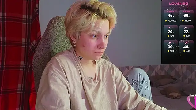 esajukyy online show from February 5, 2025, 2:26 pm