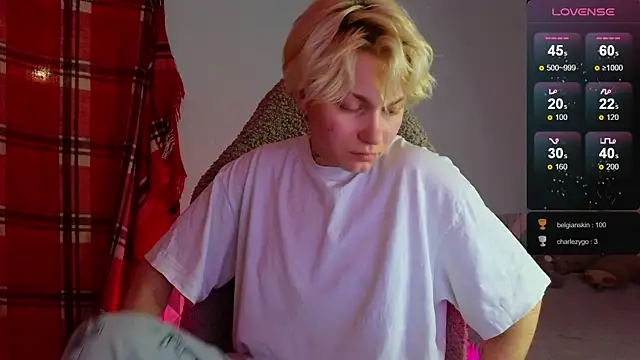 esajukyy online show from February 12, 2025, 6:51 pm