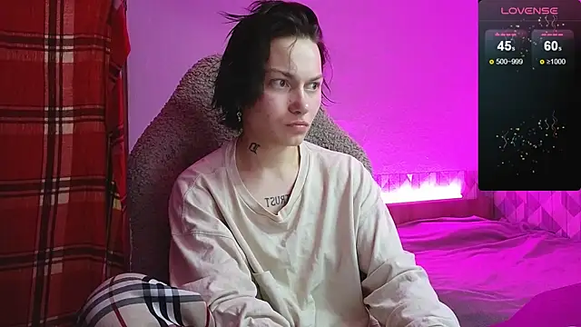 esajukyy online show from September 11, 2025, 4:07 pm