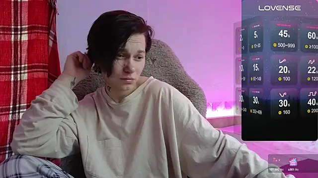 esajukyy online show from October 12, 2025, 9:19 am