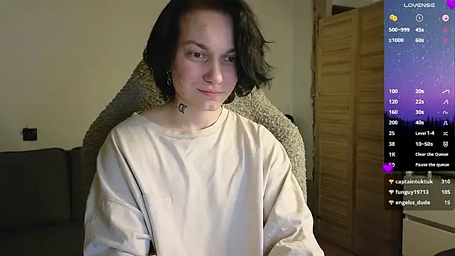 Snapshot of esajukyy chatting on March 4, 2026, 3:40 pm esajukyy online show from March 4, 2026, 3:40 pm