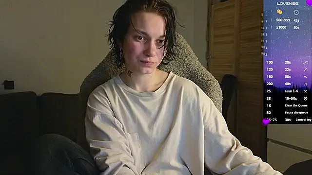 Snapshot of esajukyy chatting on March 21, 2026, 2:42 pm esajukyy online show from March 21, 2026, 2:42 pm