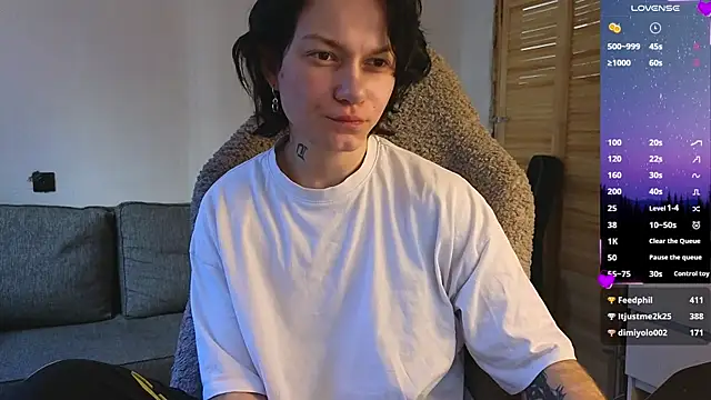 Snapshot of esajukyy chatting on April 1, 2026, 8:04 am esajukyy online show from April 1, 2026, 8:04 am