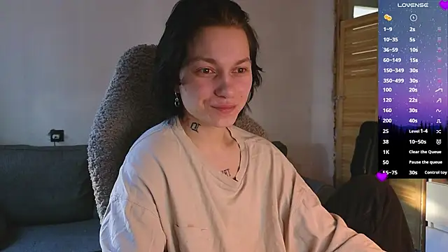 Snapshot of esajukyy chatting on April 8, 2026, 1:05 am esajukyy online show from April 8, 2026, 1:05 am