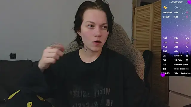 Snapshot of esajukyy chatting on April 12, 2026, 1:27 pm esajukyy online show from April 12, 2026, 1:27 pm