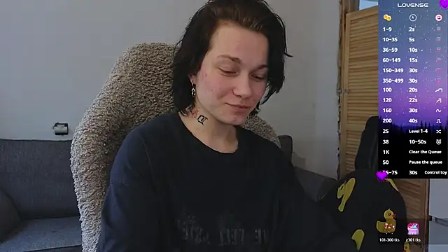 Snapshot of esajukyy chatting on April 17, 2026, 9:12 am esajukyy online show from April 17, 2026, 9:12 am