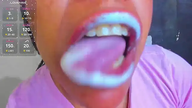 KamariaFyre online show from October 11, 2025, 10:19 pm