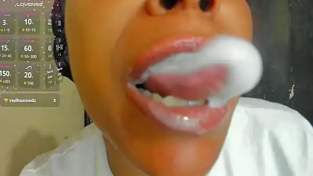 KamariaFyre online show from April 1, 2026, 3:51 am