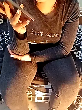 ShadiaStar online show from January 18, 2025, 9:55 pm