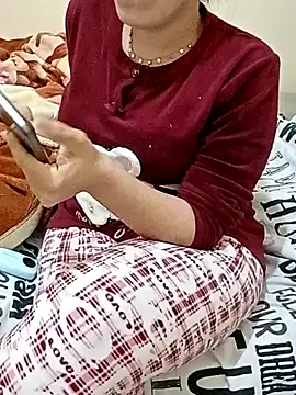 ShadiaStar online show from March 3, 2025, 7:39 pm