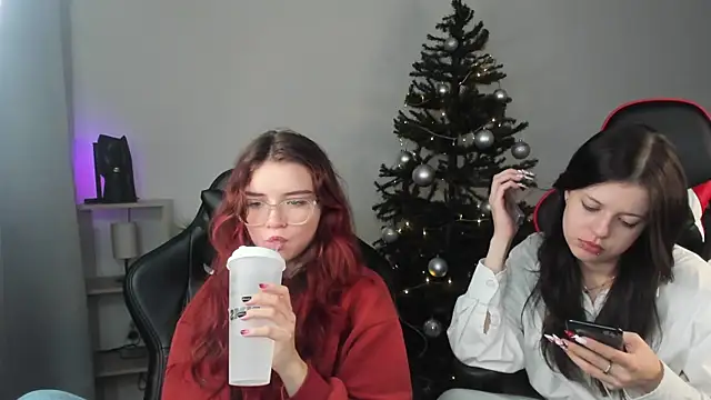 Snapshot of Sonya_Glen chatting on December 24, 2024, 1:59 am Sonya Glen online show from December 24, 2024, 1:59 am