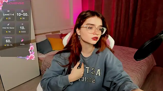 Snapshot of Sonya_Glen chatting on February 6, 2025, 8:50 am Sonya Glen online show from February 6, 2025, 8:50 am