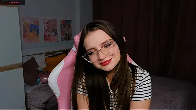 Snapshot of Sonya_Glen chatting on November 23, 2025, 10:09 pm Sonya Glen online show from November 23, 2025, 10:09 pm